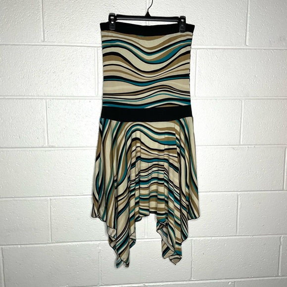 < Vintage Body Central Strapless Asymmetrical Dress > - Picture 3 of 3